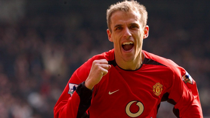 Phil Neville cũng là một cái tên hàng đầu của MU trong quá khứ Phil Neville cũng là một cái tên hàng đầu của MU trong quá khứ
