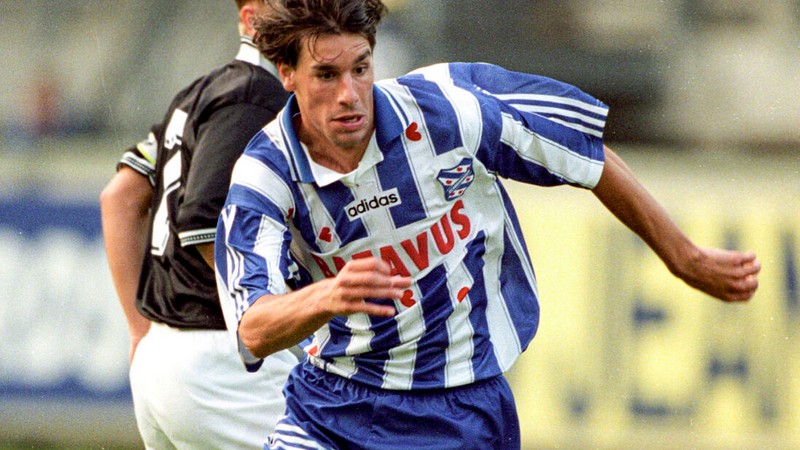 Danh thủ Ruud van Nistelrooy từng khoác áo đội bóng này Danh thủ Ruud van Nistelrooy từng khoác áo đội bóng này