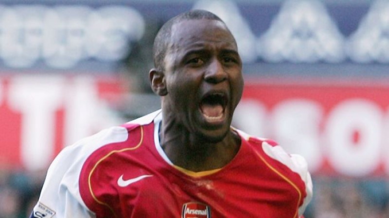 Patrick Vieira là một cái tên ấn tượng chơi ở vị trí CDM Patrick Vieira là một cái tên ấn tượng chơi ở vị trí CDM