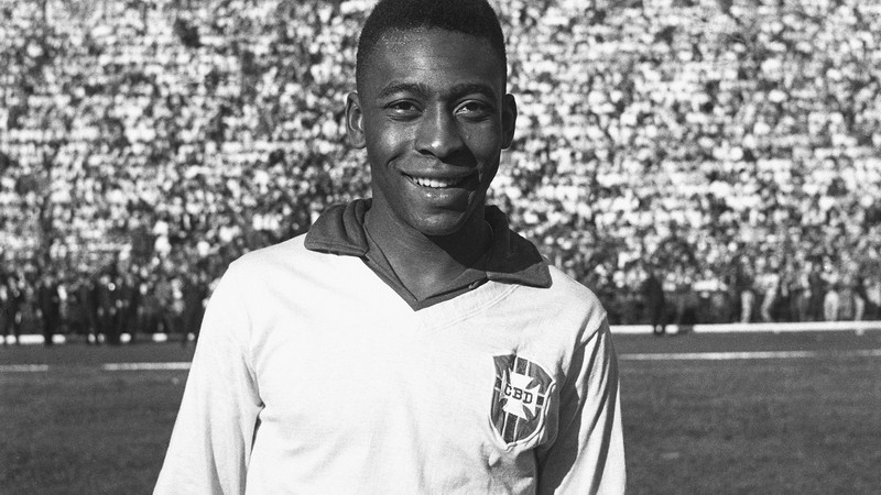 Pelé là cầu thủ nổi bật trong sự nghiệp khi chỉ chơi bóng tại giải đấu Brazil